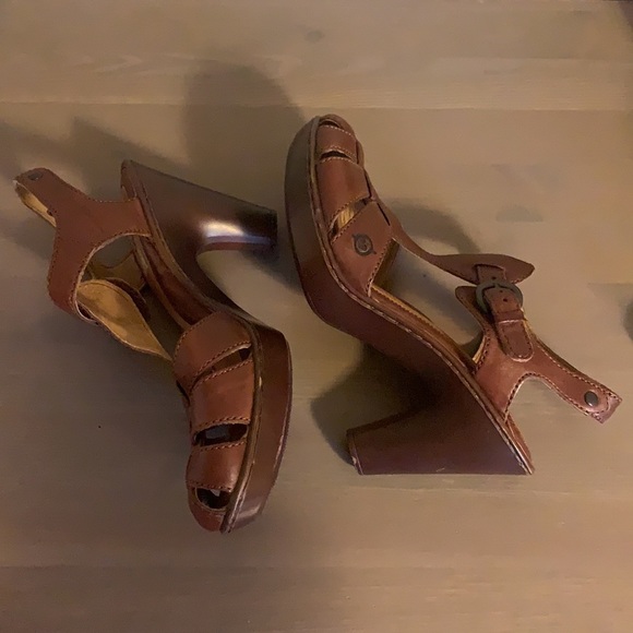 Born Brown Leather T-Strap Heels - Women’s Size 9 - Picture 6 of 9